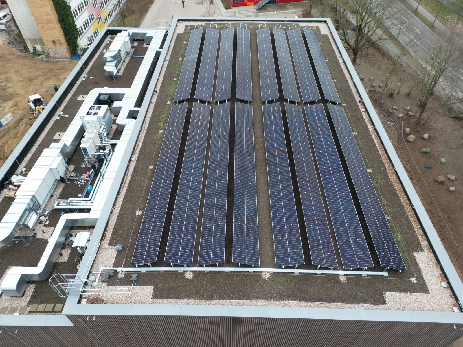 Photovoltaik auf Flachdach – Modulreihen